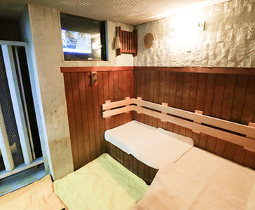 女湯側サウナにもテレビが設置してあります。